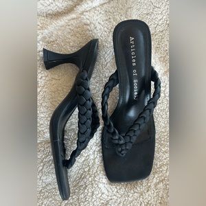 Women minimalist heeled sandals-